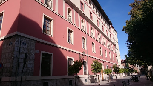 Colegio Jesús y María - Fundación Vedruna ("Las Carmelitas")