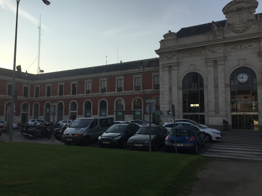 Alamo Rent A Car - Estación de Tren de Valladolid