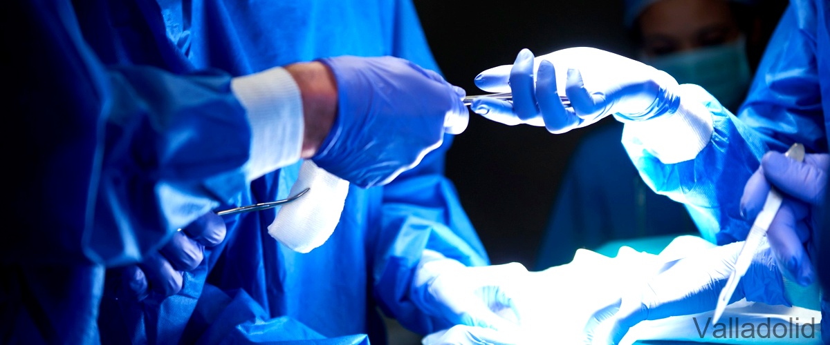 ¿Qué médico realiza cirugías de cataratas en Valladolid?